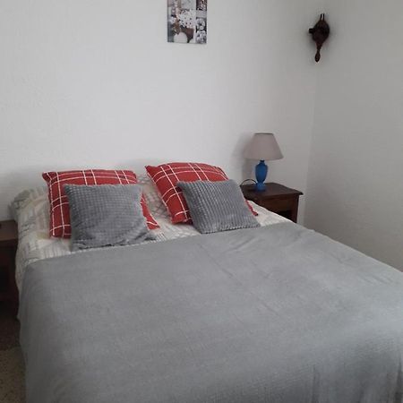 Le Rebattu 3 Apartment Raphele Exterior photo